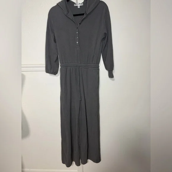 Madden Girl Charcoal Gray Jumpsuit or Romper with hoodie size S - Picture 3 of 6